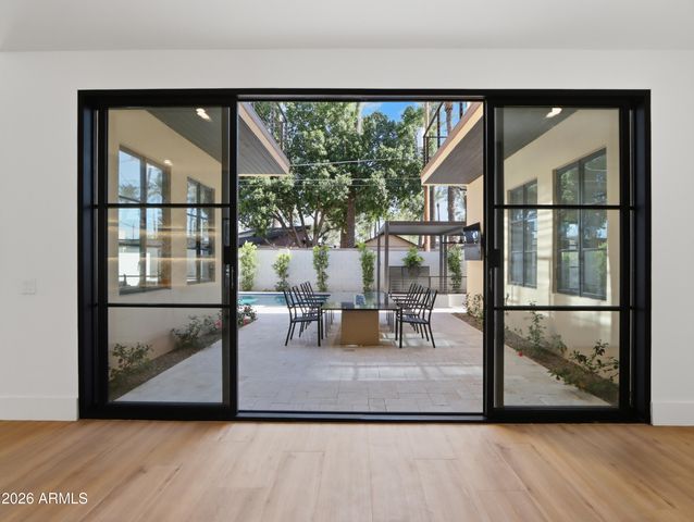 4317 E CAMPBELL Avenue, Phoenix, AZ 85018
