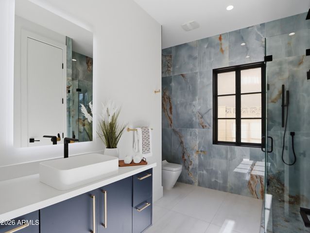 4317 E CAMPBELL Avenue, Phoenix, AZ 85018
