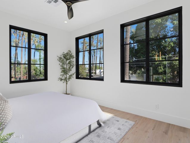 4317 E CAMPBELL Avenue, Phoenix, AZ 85018