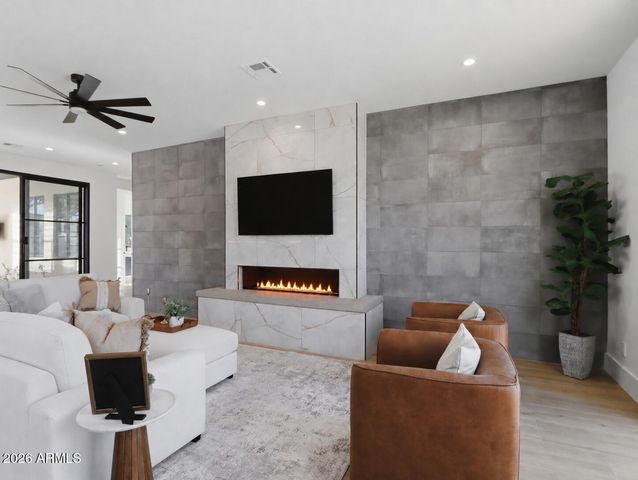 4317 E CAMPBELL Avenue, Phoenix, AZ 85018