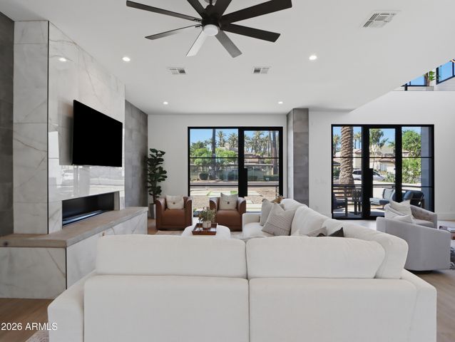 4317 E CAMPBELL Avenue, Phoenix, AZ 85018