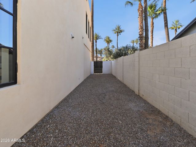 4317 E CAMPBELL Avenue, Phoenix, AZ 85018