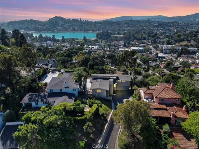 2377 Silver Ridge Avenue, Los Angeles, CA 90039