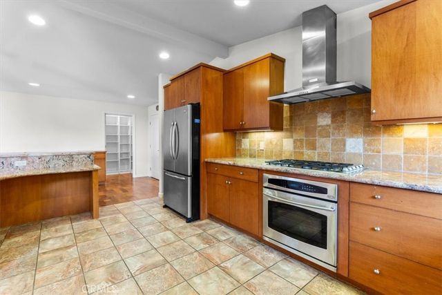 2377 Silver Ridge Avenue, Los Angeles, CA 90039