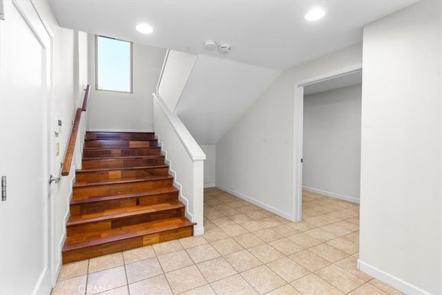 2377 Silver Ridge Avenue, Los Angeles, CA 90039