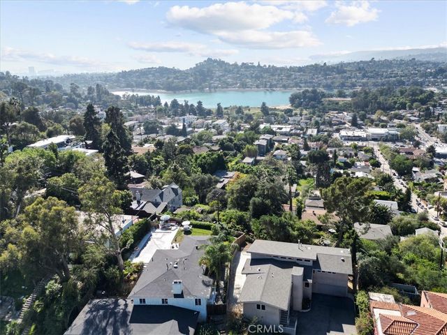 2377 Silver Ridge Avenue, Los Angeles, CA 90039