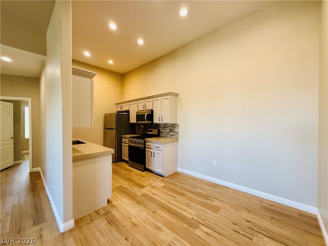 3504 Desert Cliff Street 202, Las Vegas, NV 89129