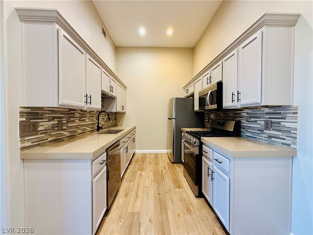 3504 Desert Cliff Street 202, Las Vegas, NV 89129