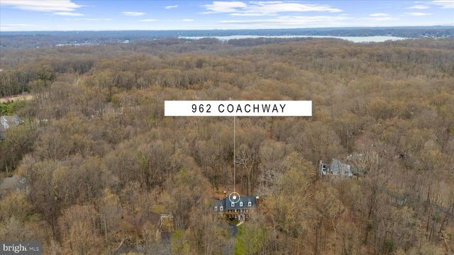 962 COACHWAY, Annapolis, MD 21401