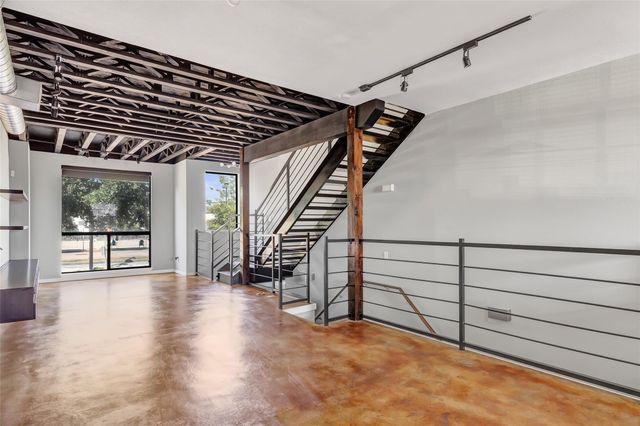 310 S Jensen Drive 2, Houston, TX 77003