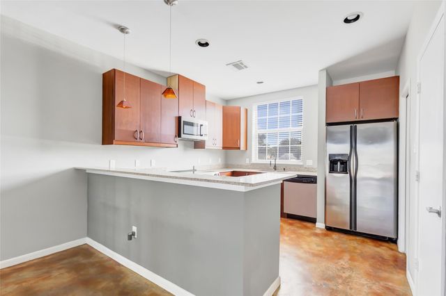 310 S Jensen Drive 2, Houston, TX 77003