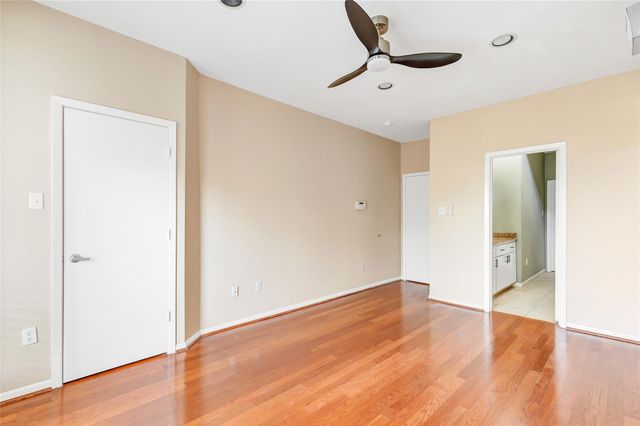 310 S Jensen Drive 2, Houston, TX 77003