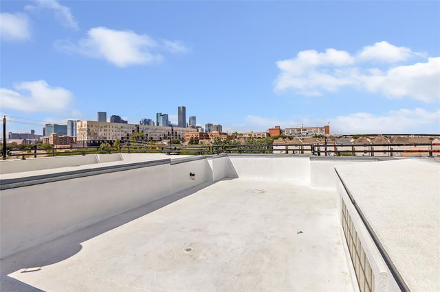 310 S Jensen Drive 2, Houston, TX 77003