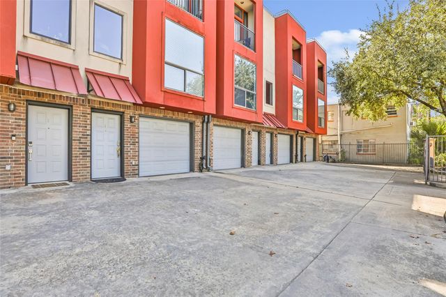 310 S Jensen Drive 2, Houston, TX 77003