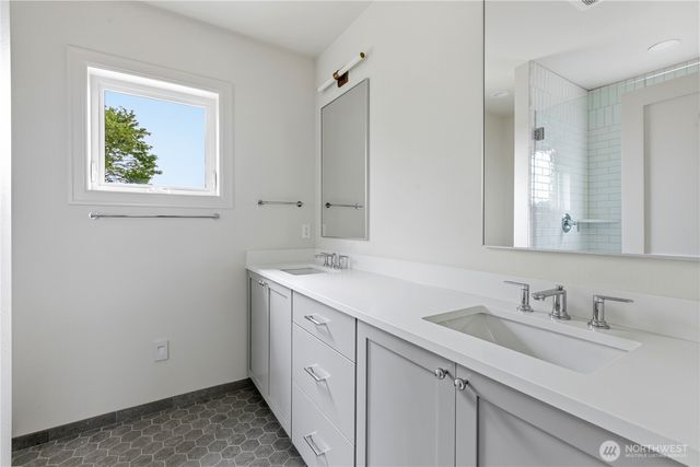 6832 B 47th Avenue NE, Seattle, WA 98115