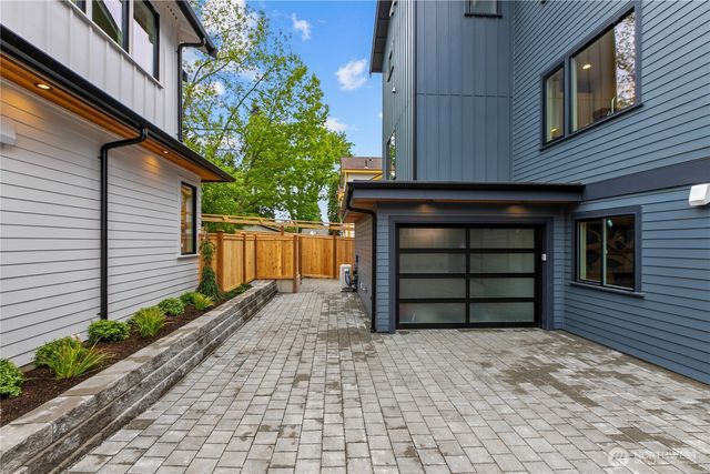6832 B 47th Avenue NE, Seattle, WA 98115
