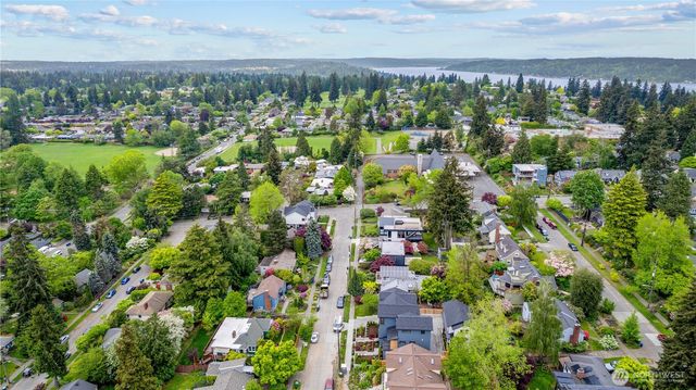 6832 B 47th Avenue NE, Seattle, WA 98115
