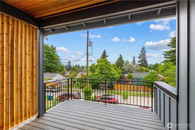 6832 B 47th Avenue NE, Seattle, WA 98115