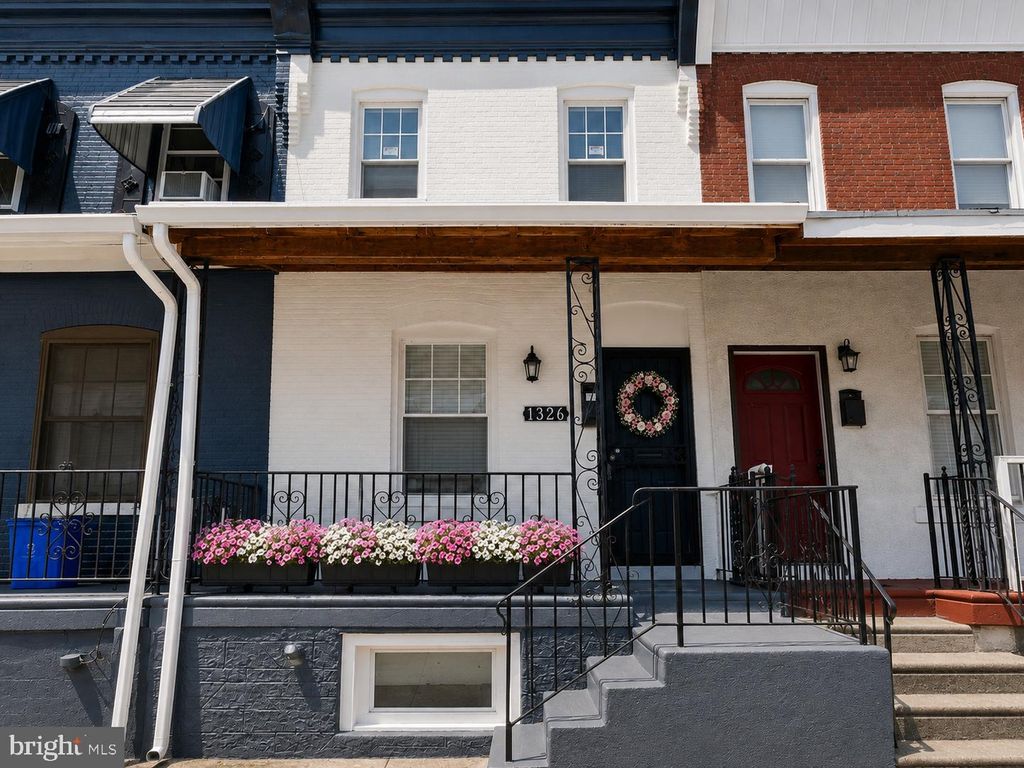 1326 S STANLEY ST, Philadelphia, PA 19146