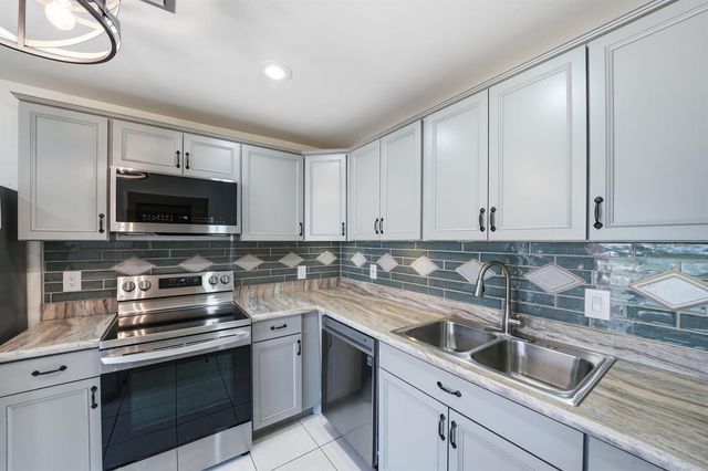 5852 Dream Court 35D, Fort Pierce, FL 34982