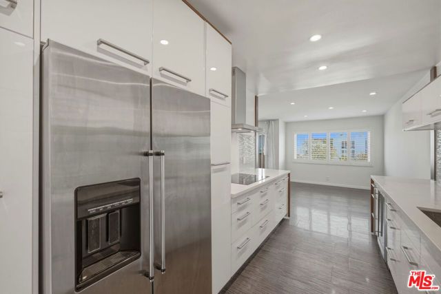 1121 N Olive Drive 302, West Hollywood, CA 90069