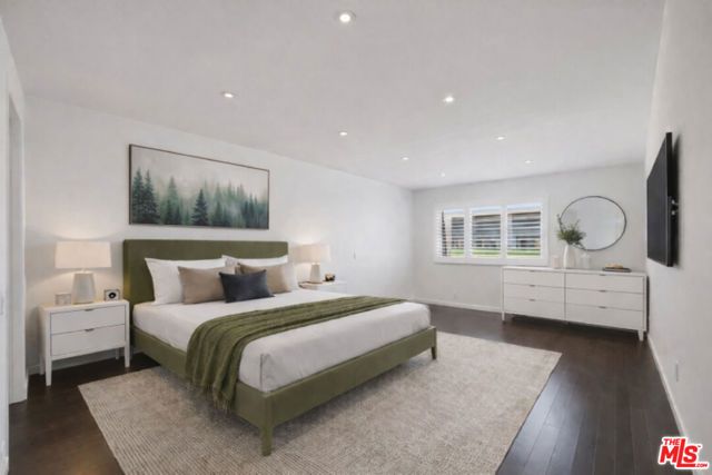 1121 N Olive Drive 302, West Hollywood, CA 90069