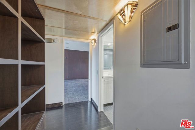 1121 N Olive Drive 302, West Hollywood, CA 90069