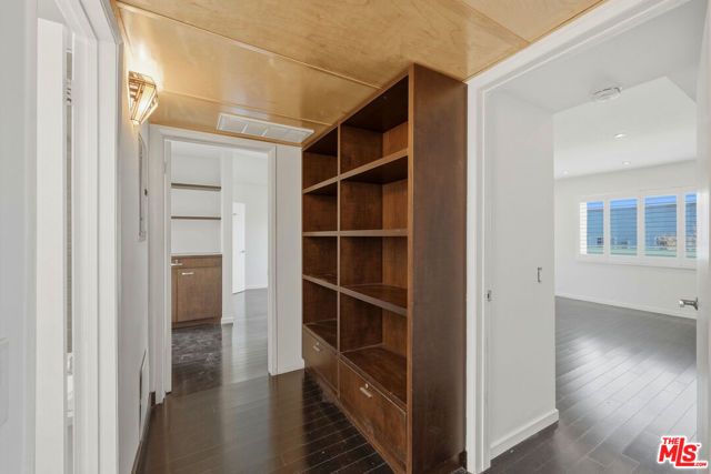 1121 N Olive Drive 302, West Hollywood, CA 90069