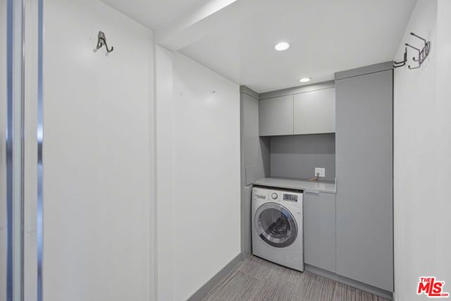 1121 N Olive Drive 302, West Hollywood, CA 90069