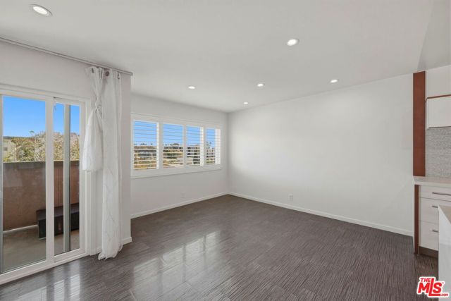 1121 N Olive Drive 302, West Hollywood, CA 90069