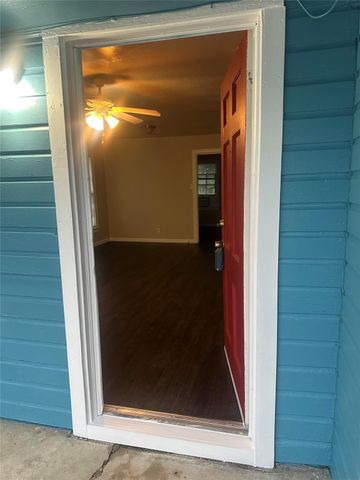 504 W Saint Johns Ave A, Austin, TX 78752