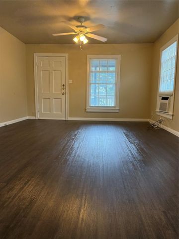 504 W Saint Johns Ave A, Austin, TX 78752