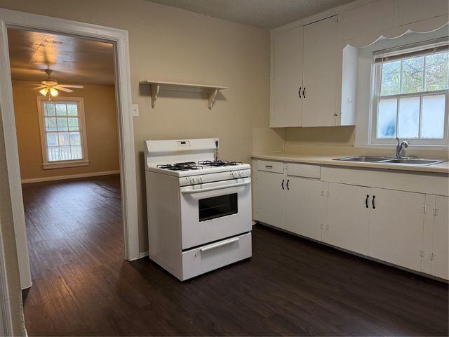 504 W Saint Johns Ave A, Austin, TX 78752