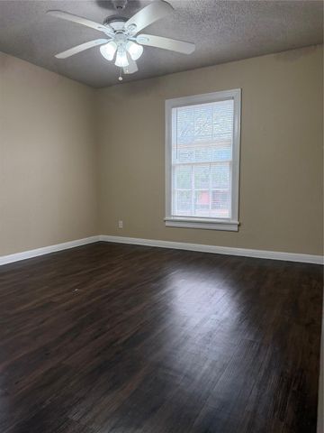 504 W Saint Johns Ave A, Austin, TX 78752