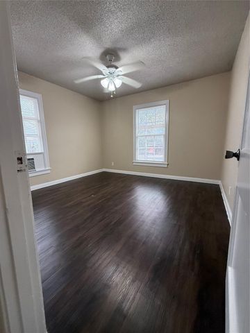 504 W Saint Johns Ave A, Austin, TX 78752