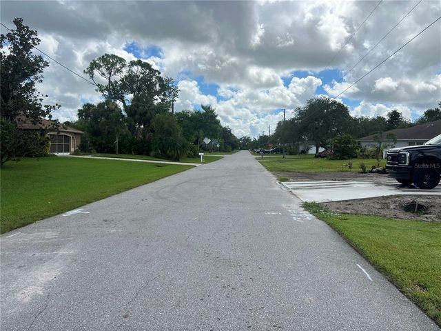 128 KINGS DR, Rotonda West, FL 33947