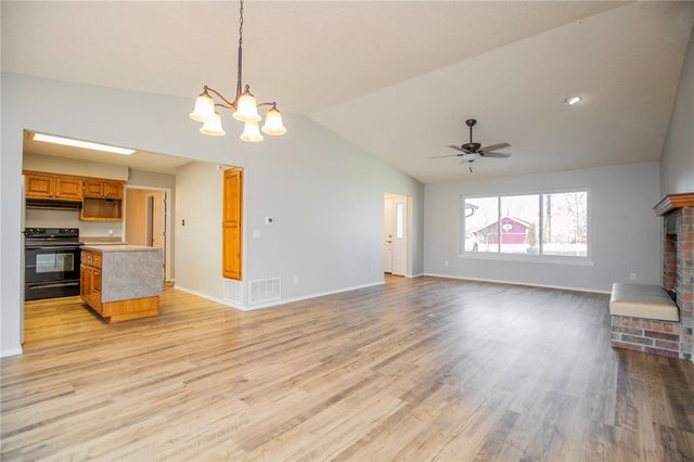 9 Cromer Drive, Bella Vista, AR 72715