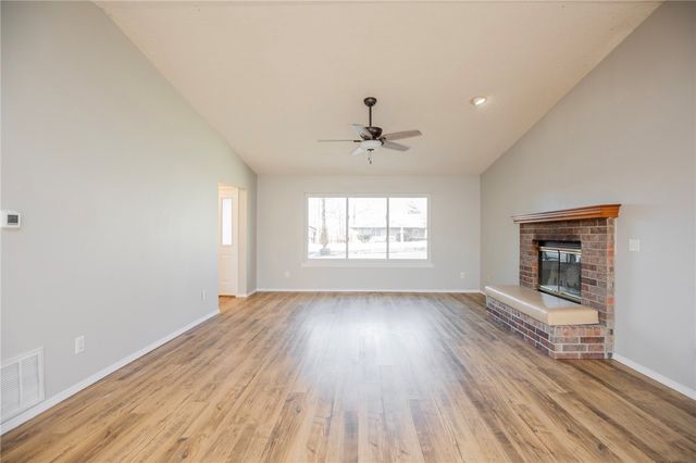 9 Cromer Drive, Bella Vista, AR 72715