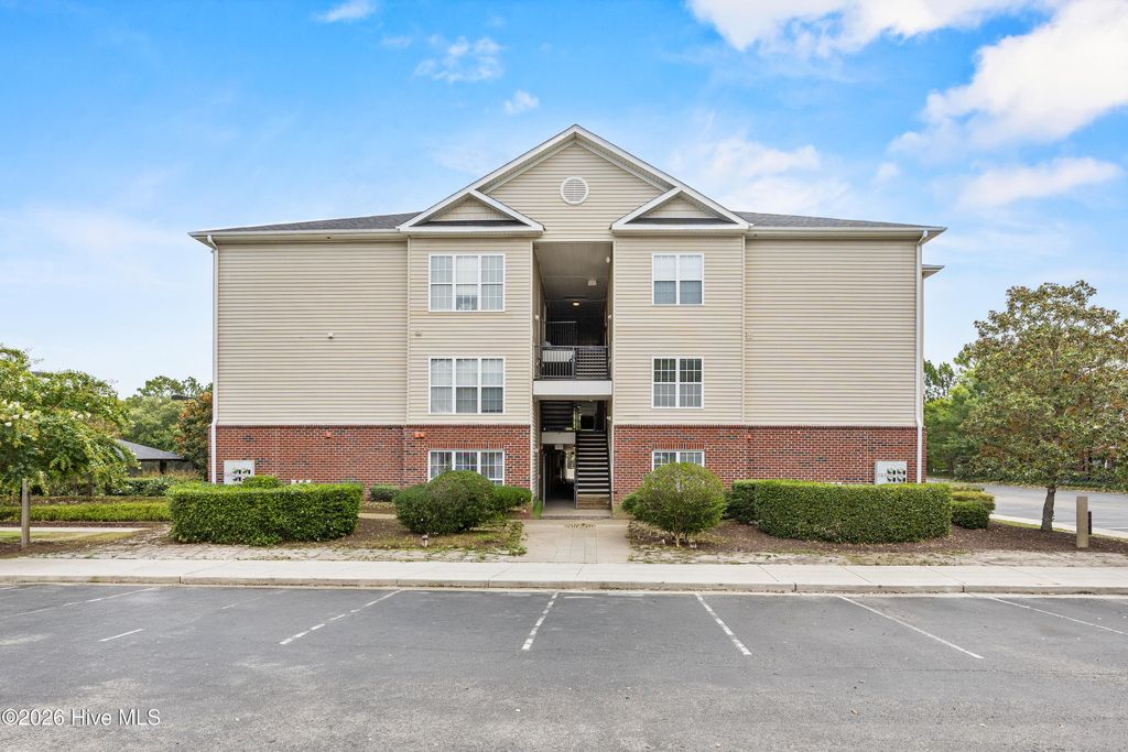 2827 Bloomfield Lane Unit 106, Wilmington, NC 28412