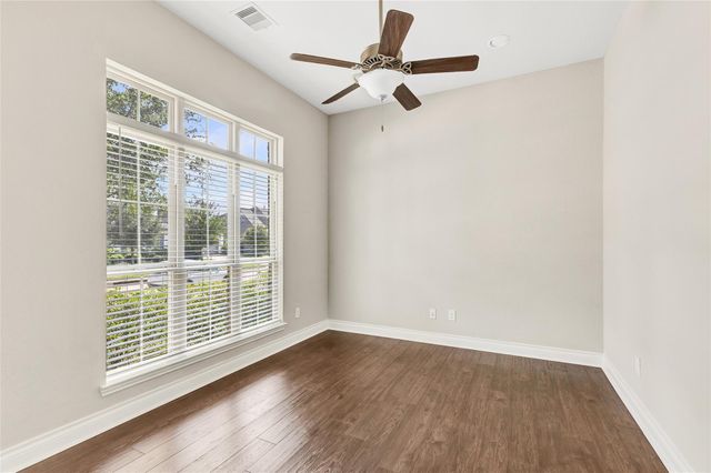 9810 Carver Drive, Rosharon, TX 77583