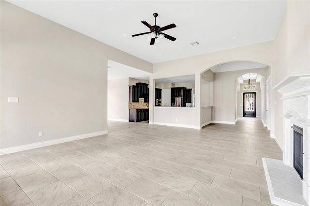 9810 Carver Drive, Rosharon, TX 77583