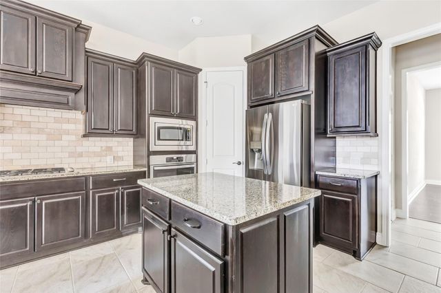 9810 Carver Drive, Rosharon, TX 77583