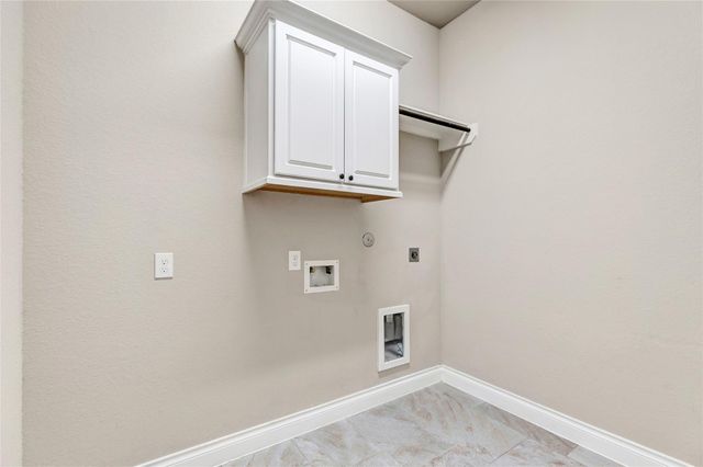 9810 Carver Drive, Rosharon, TX 77583