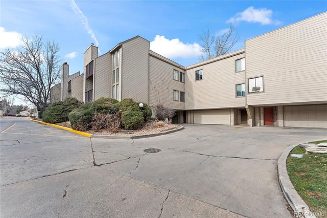 6305 W 6th Avenue D16, Lakewood, CO 80214