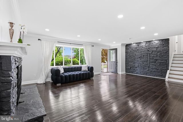 238 TIMONIUM, Lutherville Timonium, MD 21093