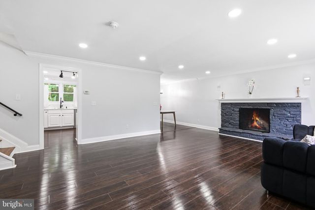 238 TIMONIUM, Lutherville Timonium, MD 21093