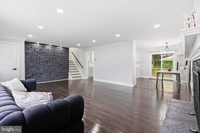 238 TIMONIUM, Lutherville Timonium, MD 21093