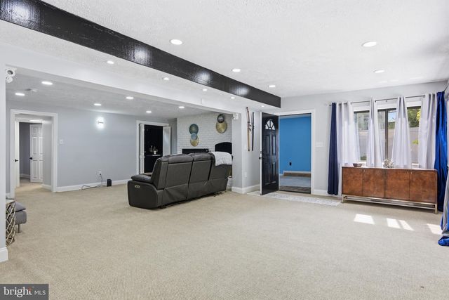 238 TIMONIUM, Lutherville Timonium, MD 21093