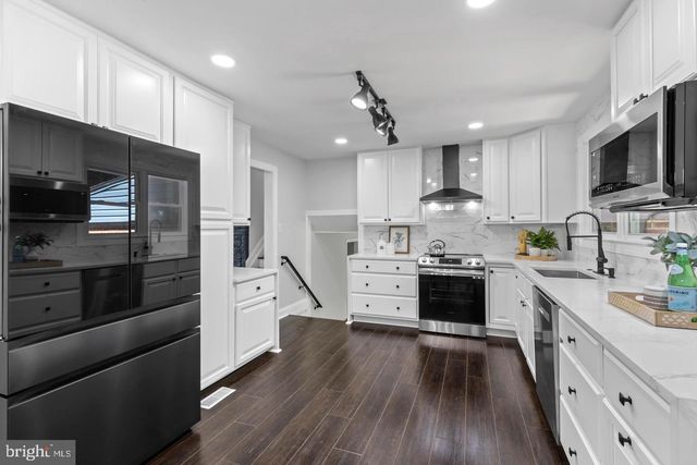 238 TIMONIUM, Lutherville Timonium, MD 21093