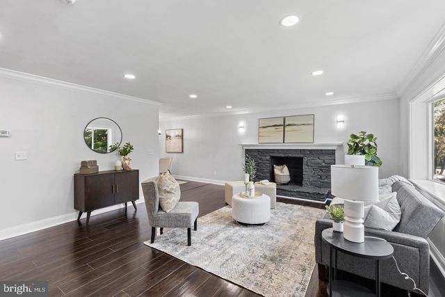 238 TIMONIUM, Lutherville Timonium, MD 21093